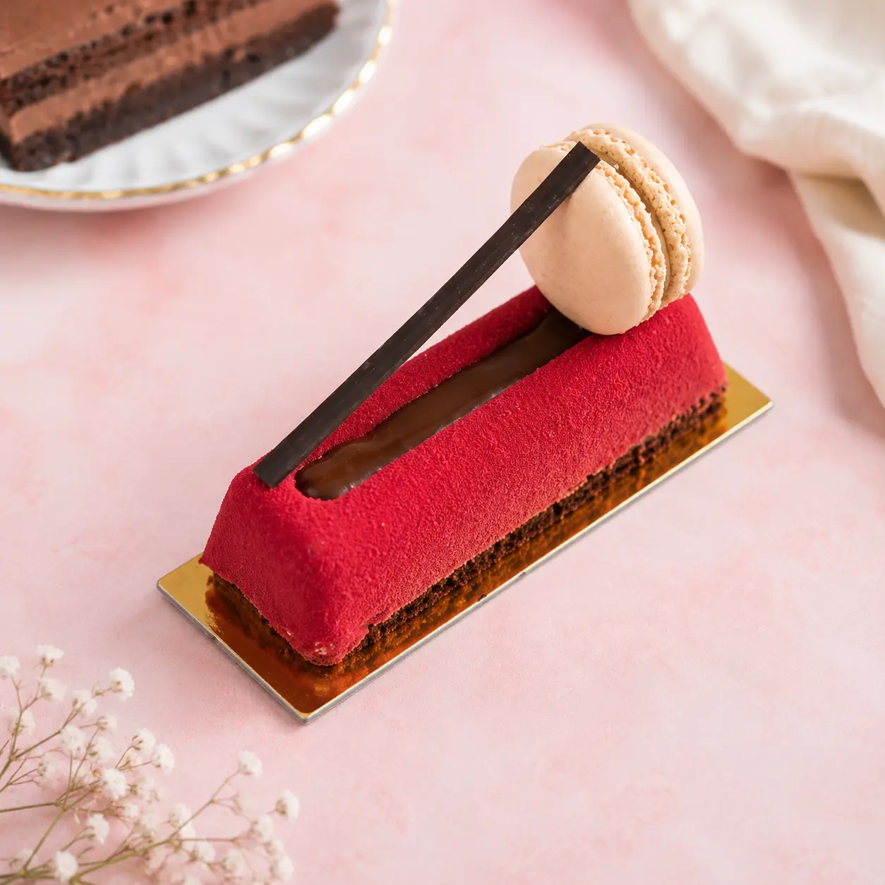 Hazelnut and caramel-filled French Pastry